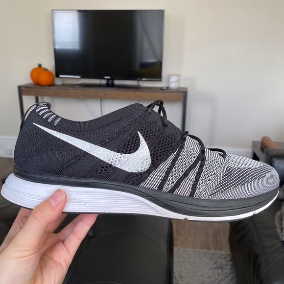 Nike Flyknit Trainer - Picture 3 of 3